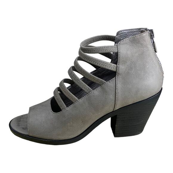 Eileen Fisher Vero Cuoio Grey Suede Strappy Block Heel Peep-Toe Booties - Size 7 - Picture 1 of 9